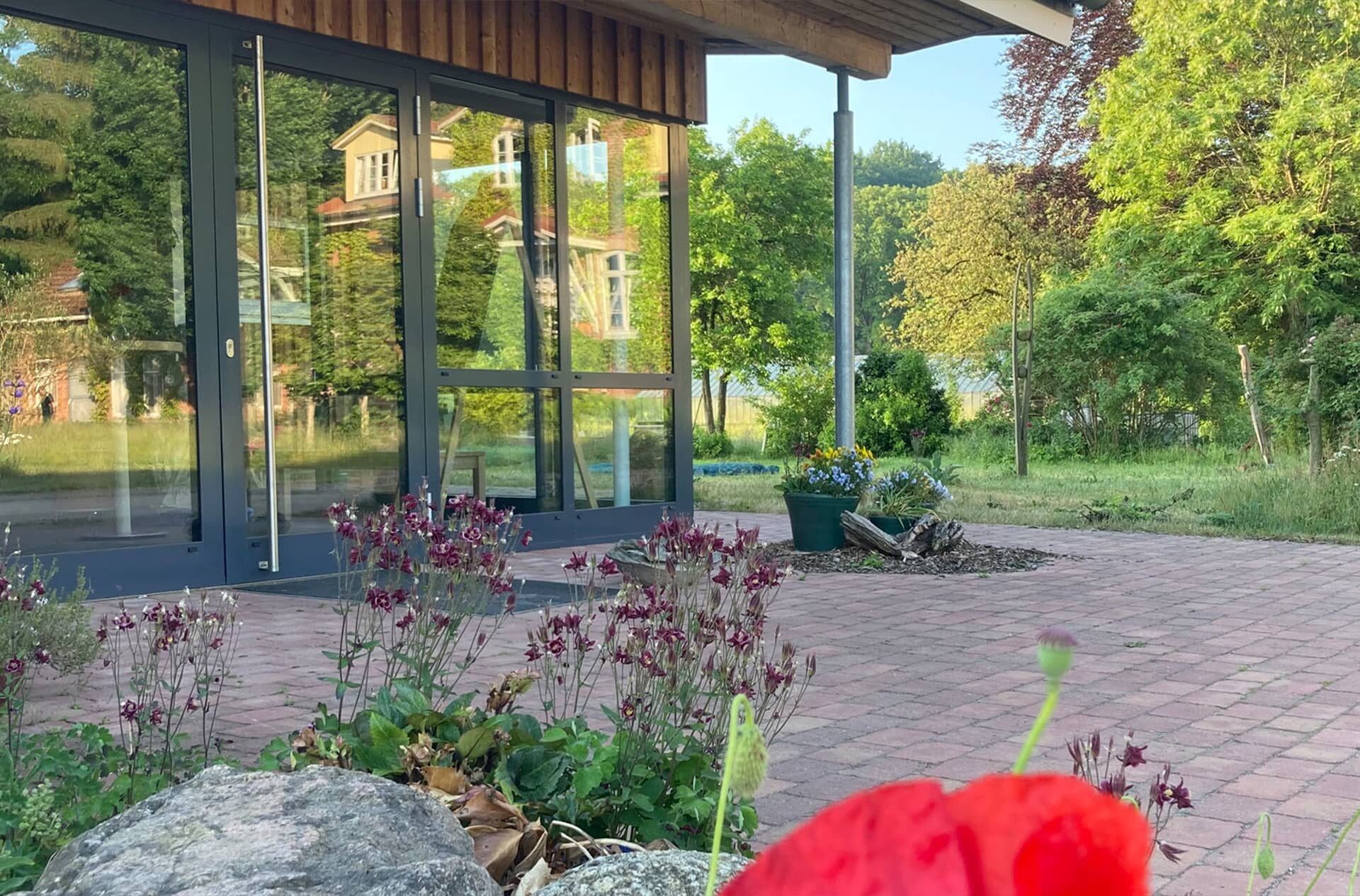 Eingang zum Gemeinschaftshaus in Weide